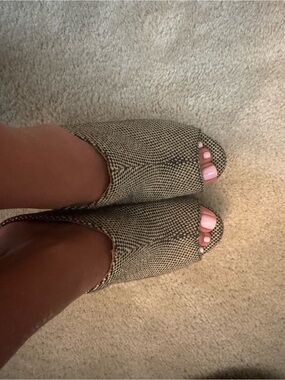 Jeffrey Campbell Beige Woven Peep-Toe Mules